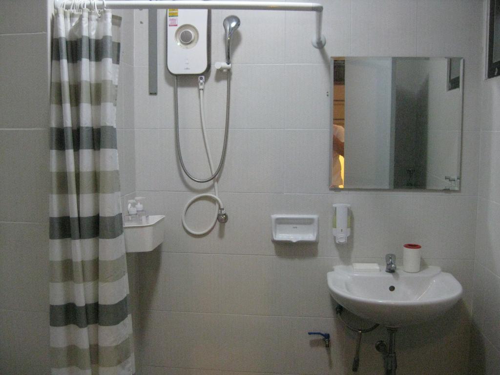 Rest 3 Hostel Μπανγκόκ Εξωτερικό φωτογραφία